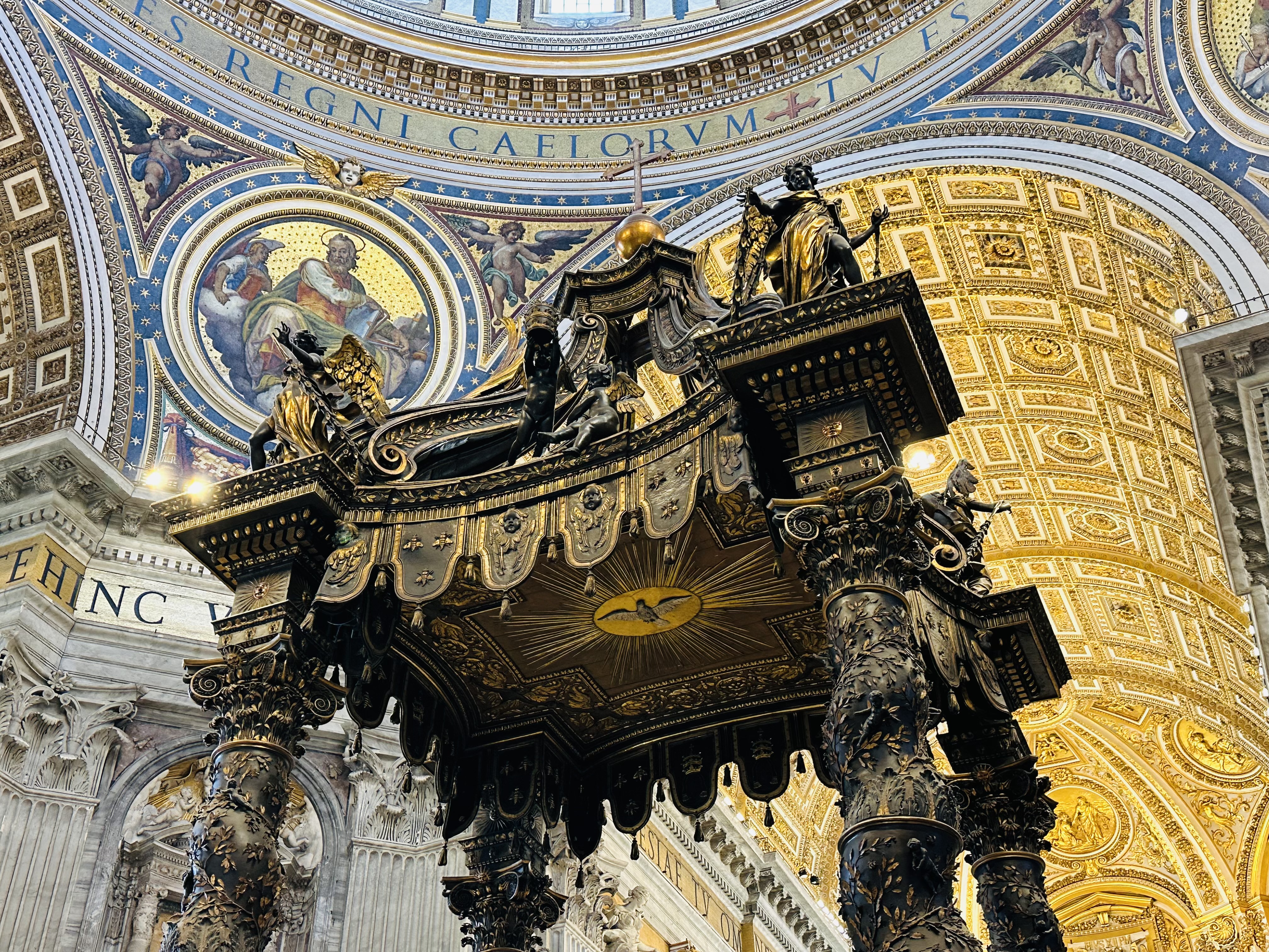 サンピエトロ大聖堂内部