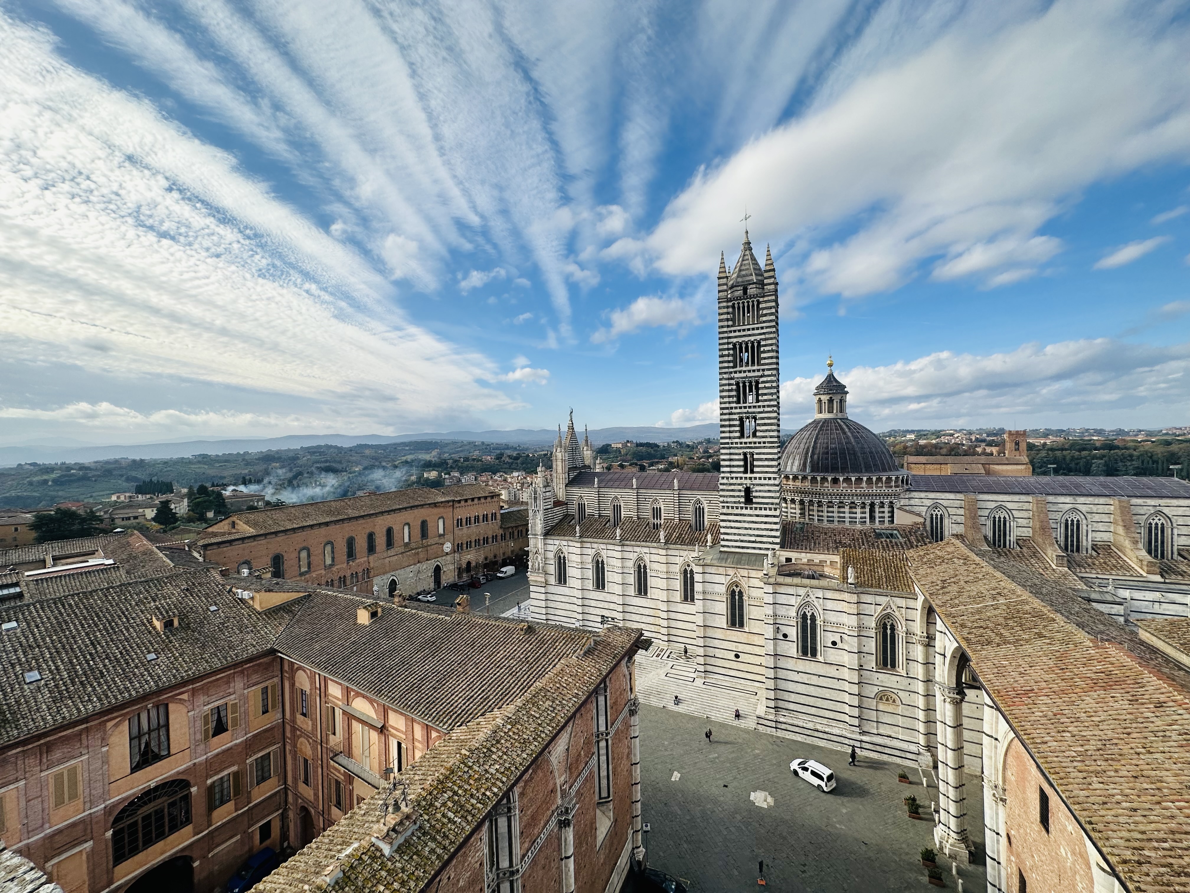 ファッチャトーネの上から見下ろすシエナ旧市街1