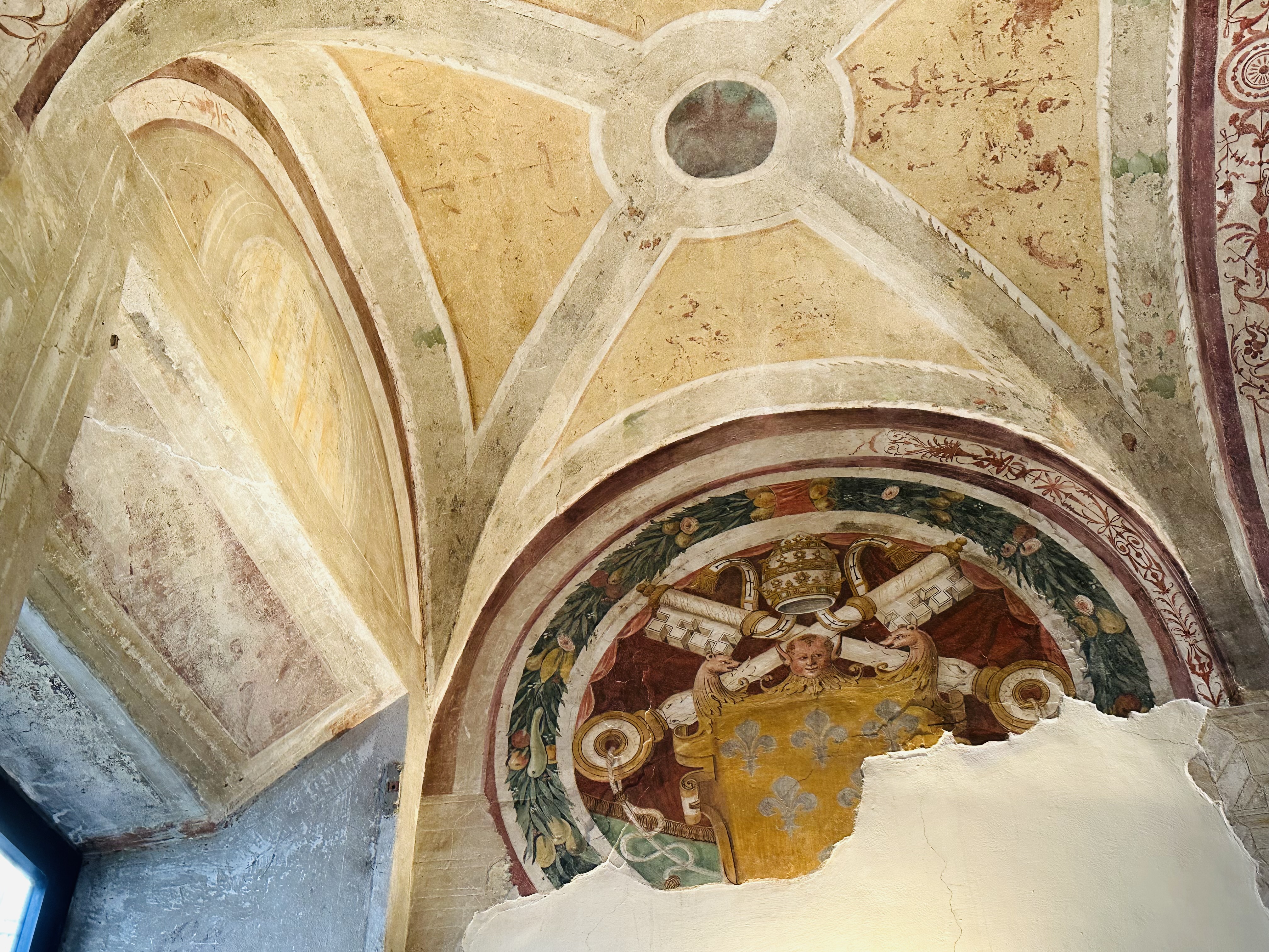 採光の少ない下層の小部屋