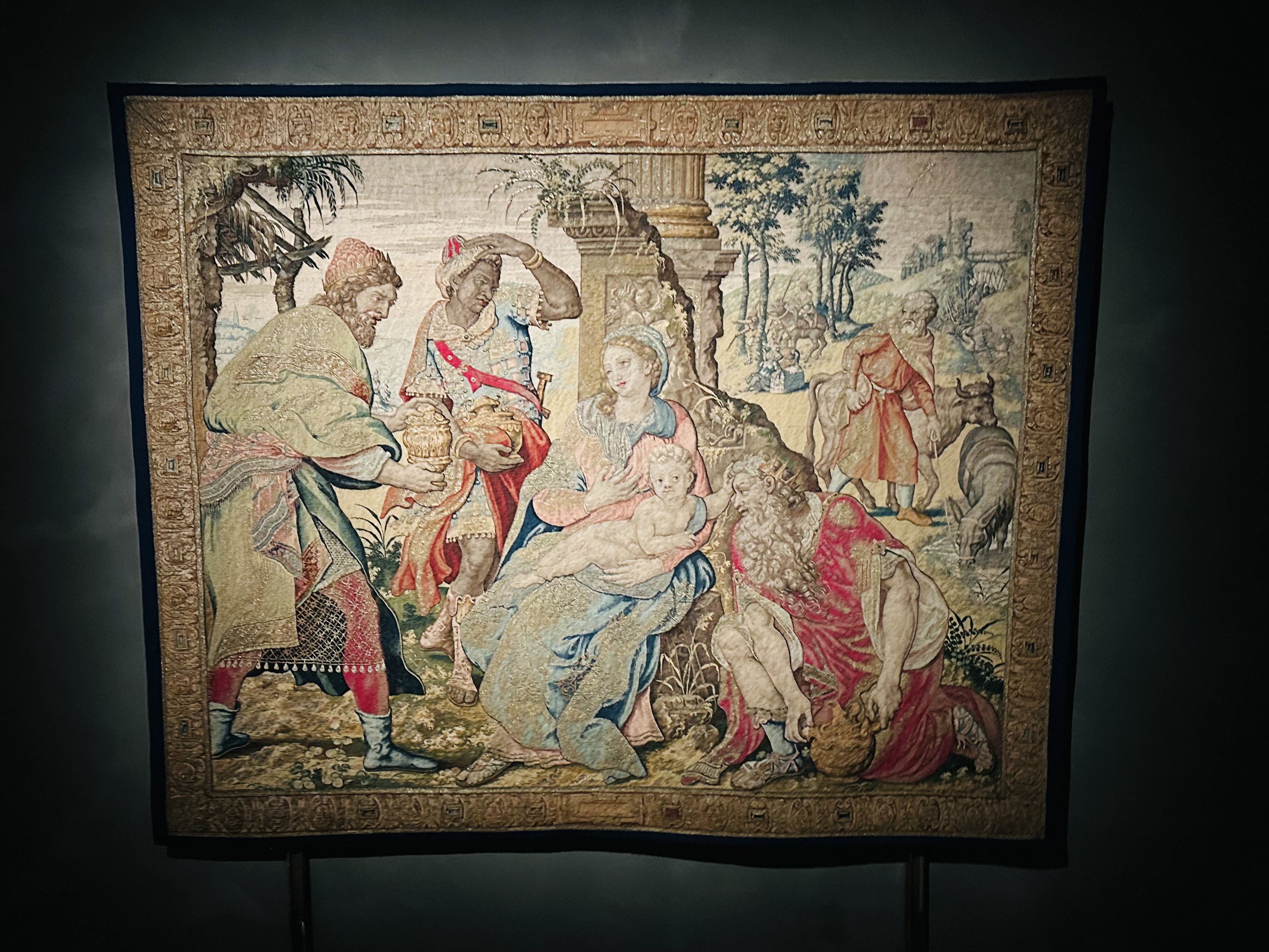 タペストリー横