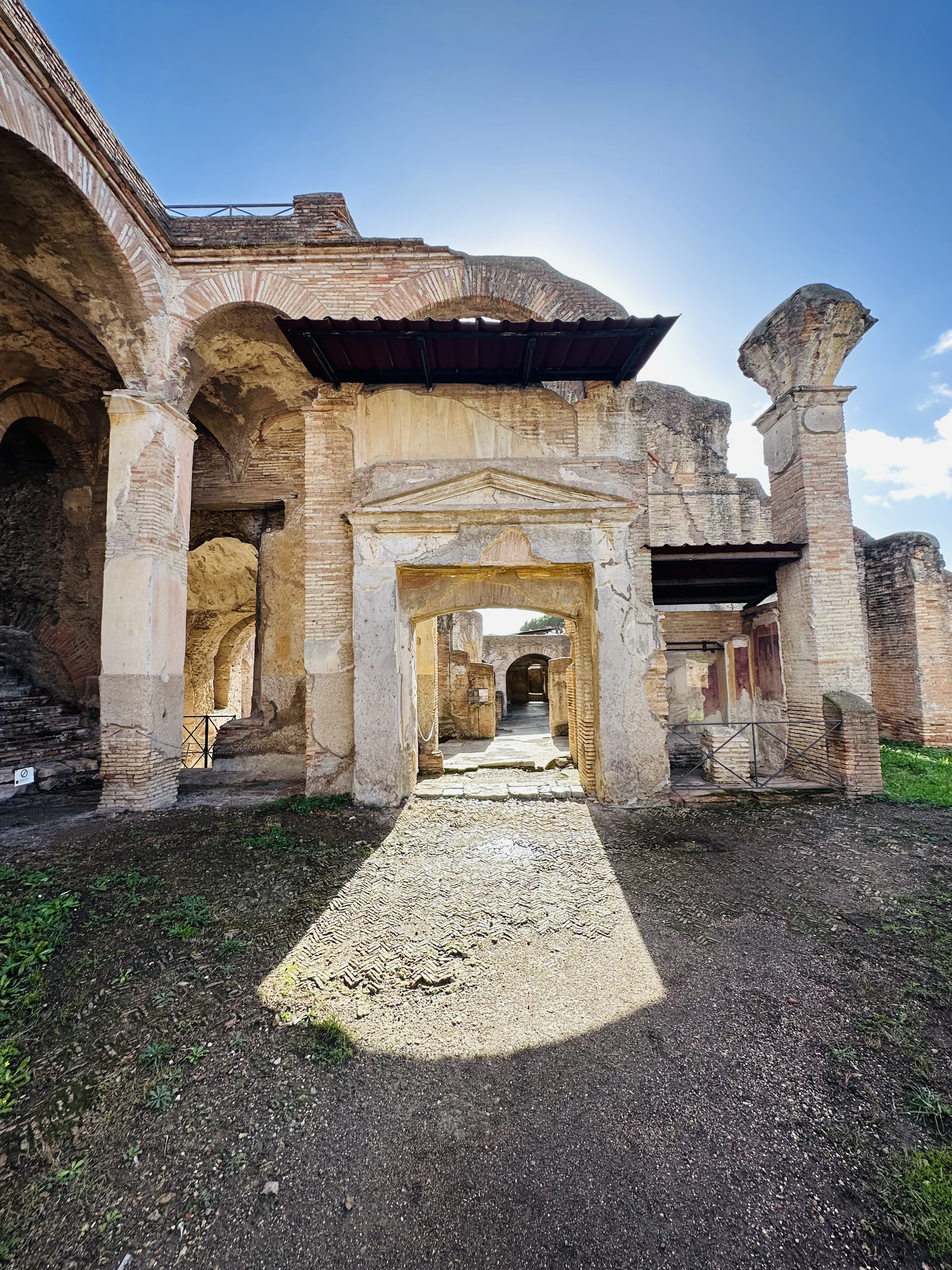浴場施設跡に差し込む光